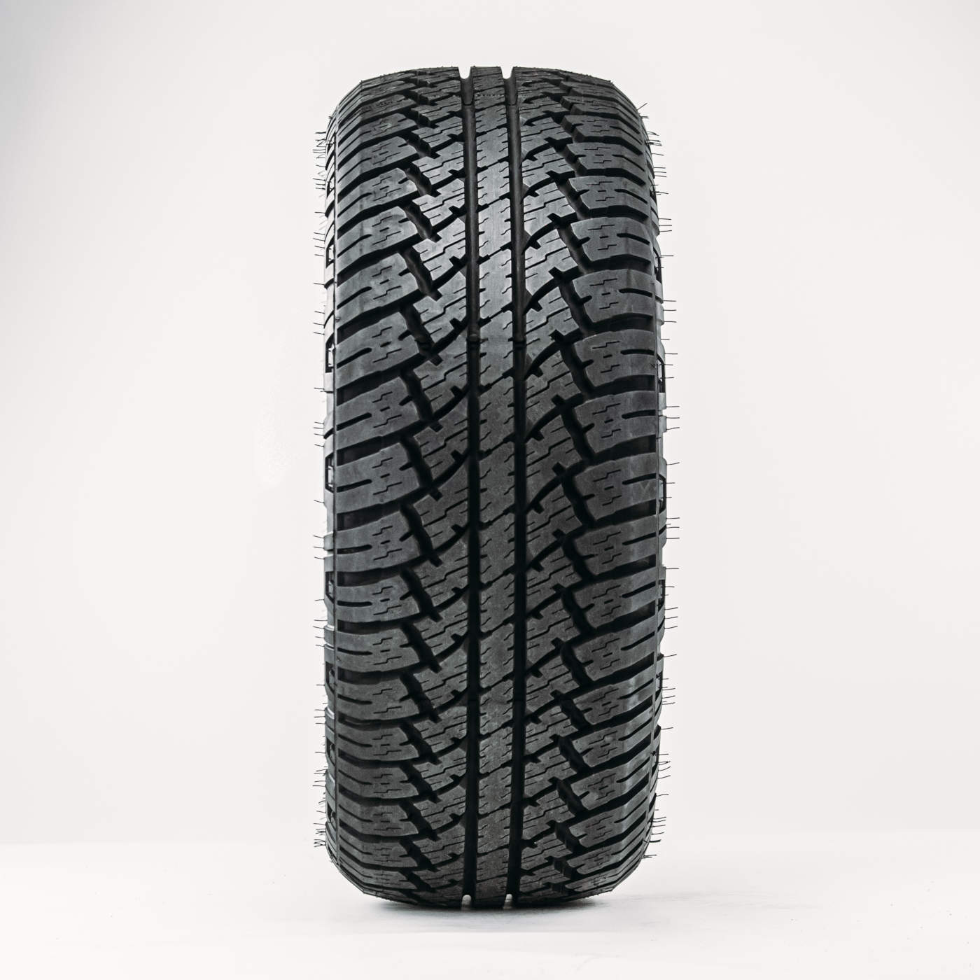 Reifen 255/55R18 118T Loder